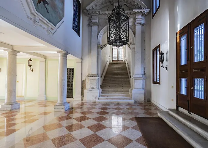 Ca' Degli Specchi Grand Canal Apartament
